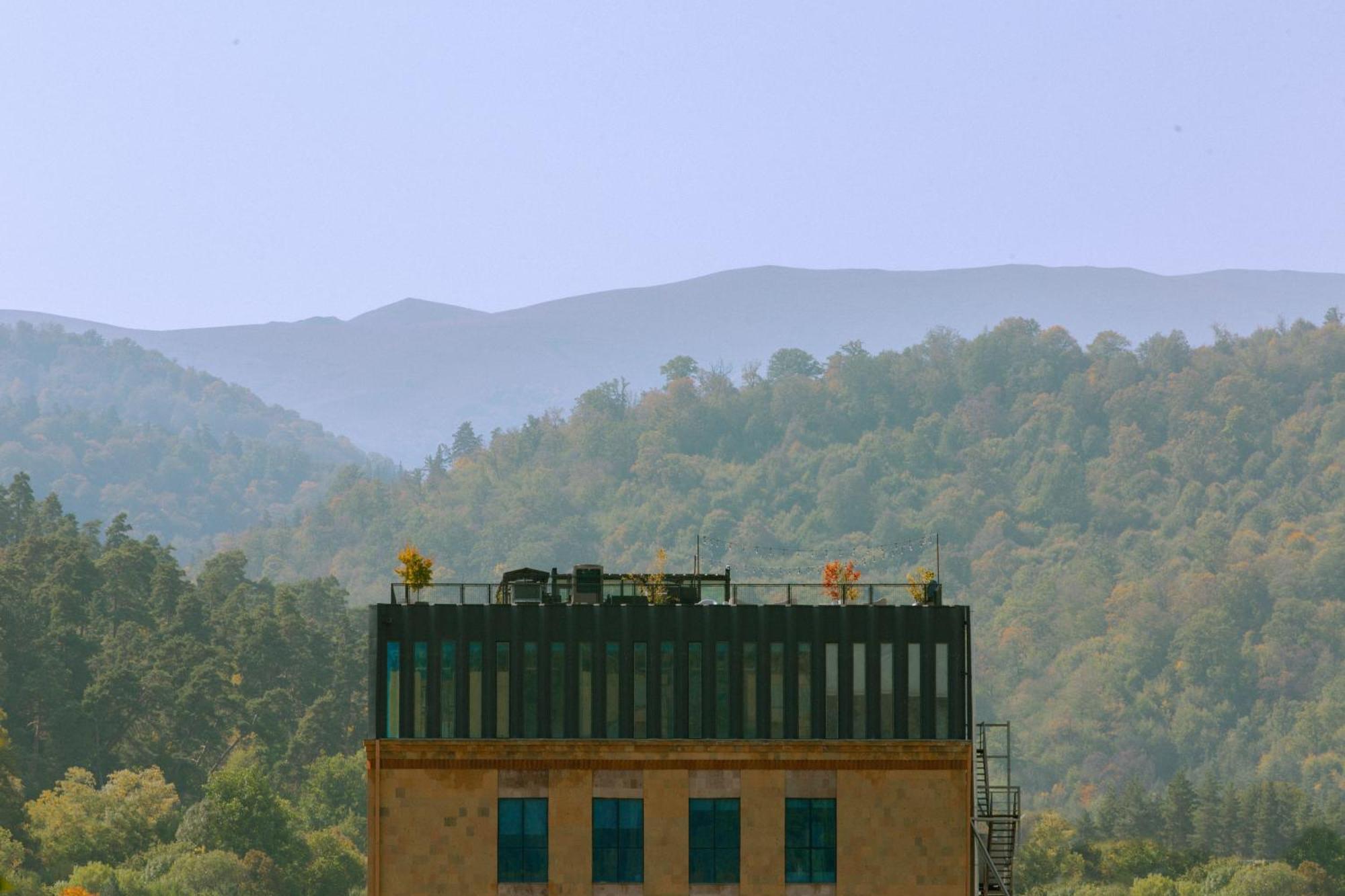 11+1 By Tumo Hostel Dilisan Kültér fotó